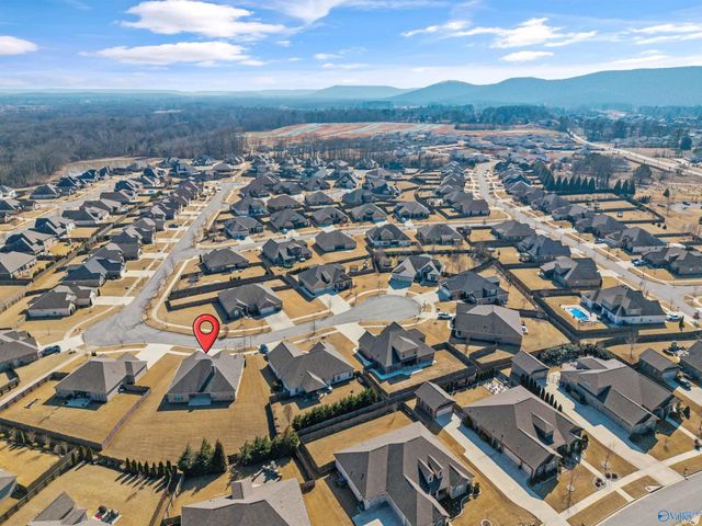 7607 Summerdawn Drive SE, Owens Cross Roads, AL 35763