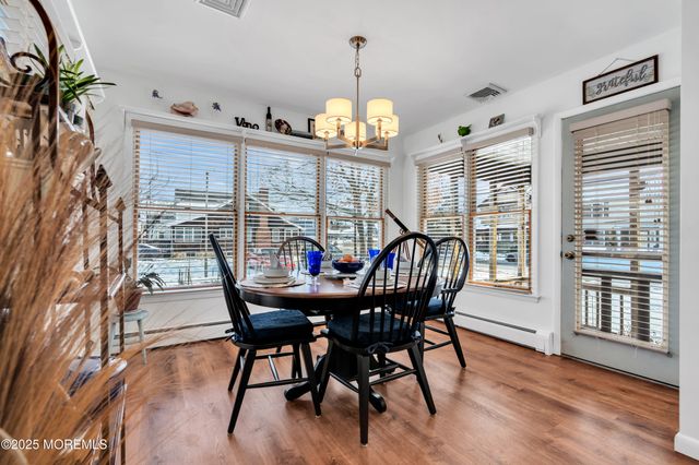 33 W Bayview Avenue, Ocean Gate, NJ 08740