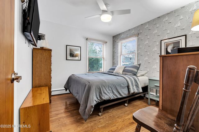 33 W Bayview Avenue, Ocean Gate, NJ 08740