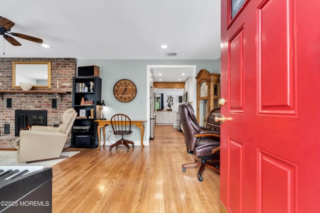 33 W Bayview Avenue, Ocean Gate, NJ 08740