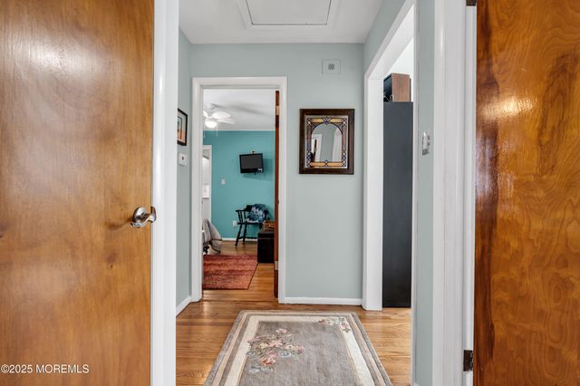 33 W Bayview Avenue, Ocean Gate, NJ 08740