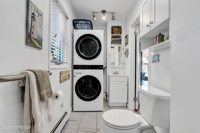 33 W Bayview Avenue, Ocean Gate, NJ 08740