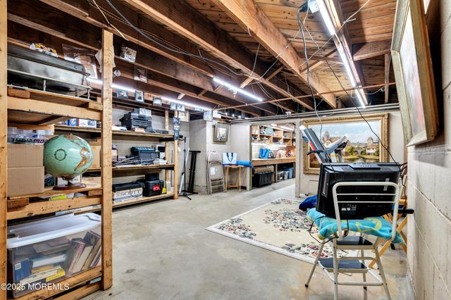 33 W Bayview Avenue, Ocean Gate, NJ 08740