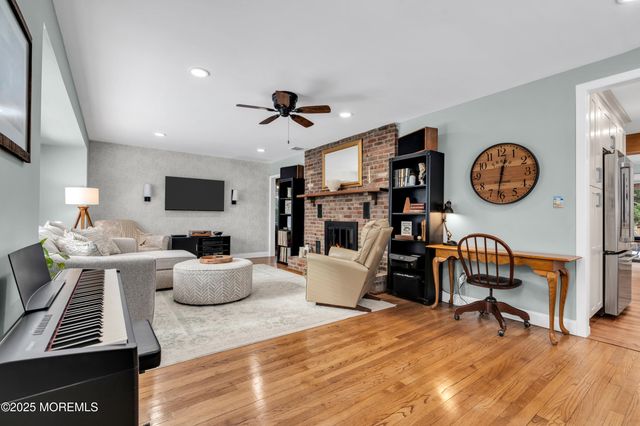 33 W Bayview Avenue, Ocean Gate, NJ 08740