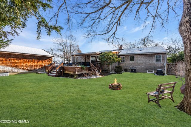 33 W Bayview Avenue, Ocean Gate, NJ 08740