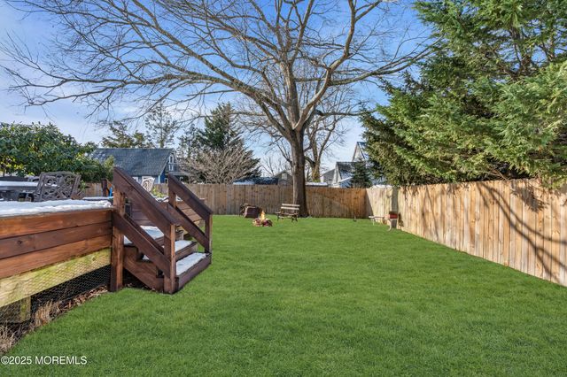 33 W Bayview Avenue, Ocean Gate, NJ 08740