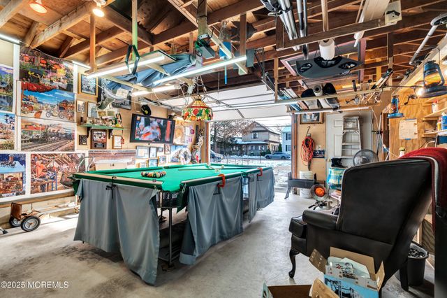 33 W Bayview Avenue, Ocean Gate, NJ 08740