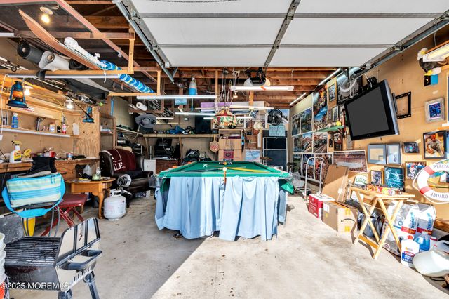 33 W Bayview Avenue, Ocean Gate, NJ 08740