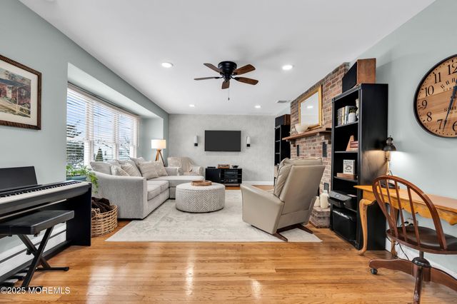 33 W Bayview Avenue, Ocean Gate, NJ 08740