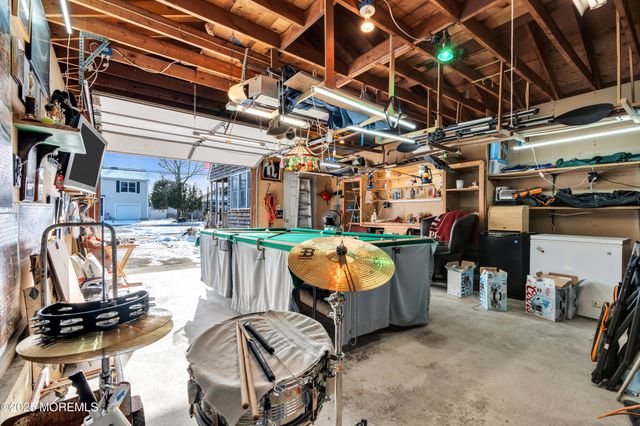 33 W Bayview Avenue, Ocean Gate, NJ 08740