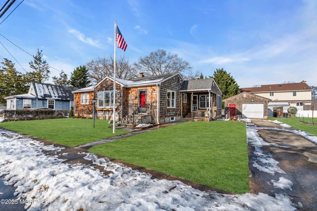 33 W Bayview Avenue, Ocean Gate, NJ 08740