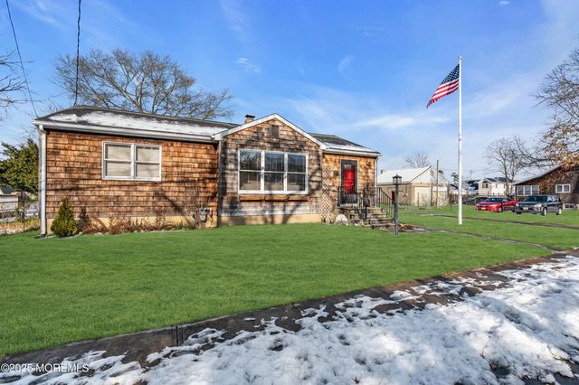 33 W Bayview Avenue, Ocean Gate, NJ 08740