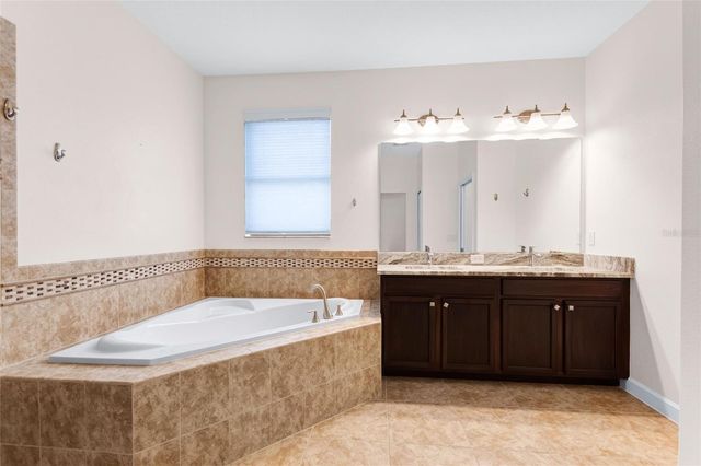 8972 DOVE VALLEY WAY, Davenport, FL 33896