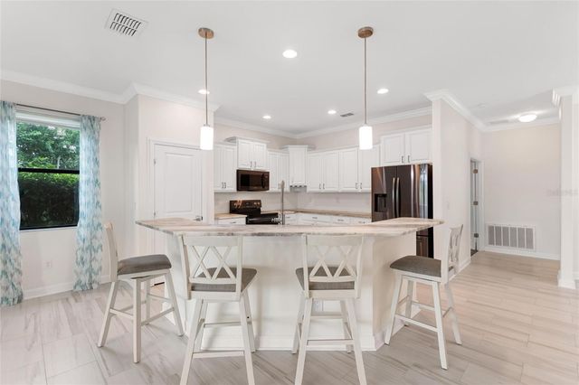 8972 DOVE VALLEY WAY, Davenport, FL 33896