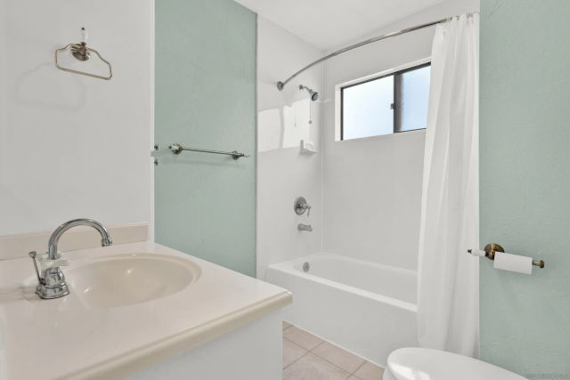4585 51St 4, San Diego, CA 92115