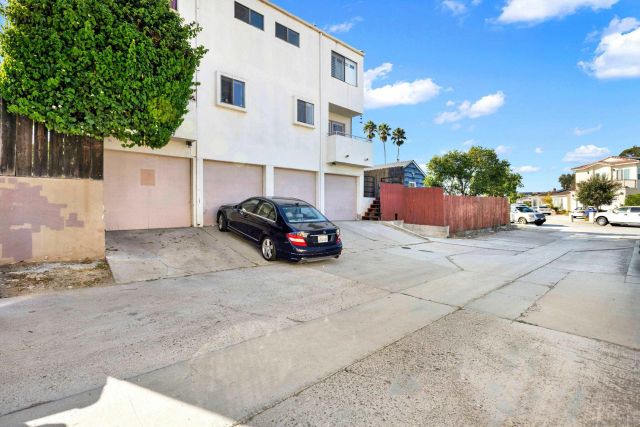 4585 51St 4, San Diego, CA 92115