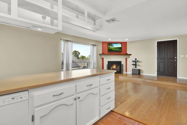 4585 51St 4, San Diego, CA 92115