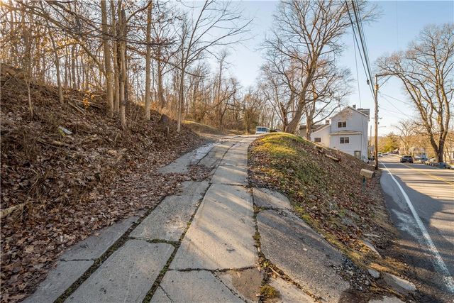 642 Seminary Avenue, South Fayette, PA 15071