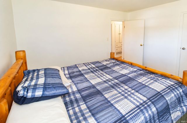 5566 Martin Road, Newburgh, IN 47630