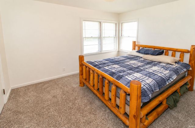 5566 Martin Road, Newburgh, IN 47630