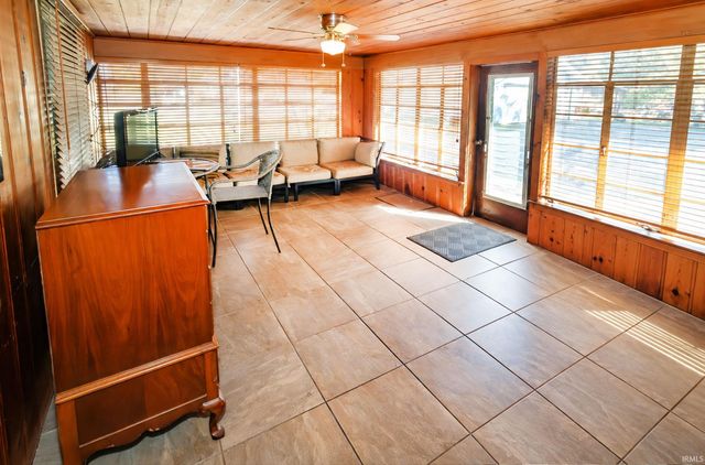 5566 Martin Road, Newburgh, IN 47630