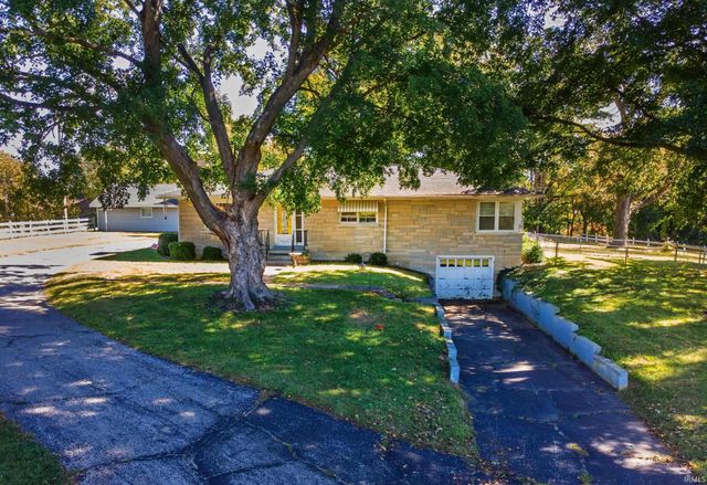 5566 Martin Road, Newburgh, IN 47630
