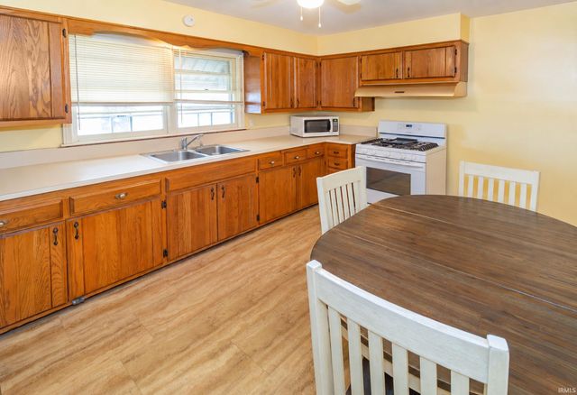 5566 Martin Road, Newburgh, IN 47630