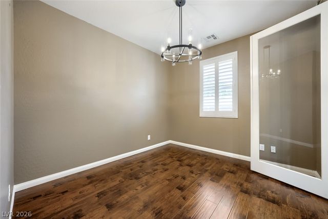 7038 Chestnut Valley Street, Las Vegas, NV 89166
