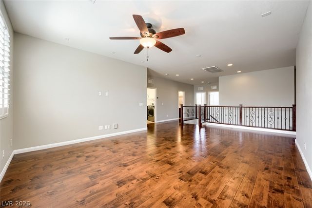 7038 Chestnut Valley Street, Las Vegas, NV 89166