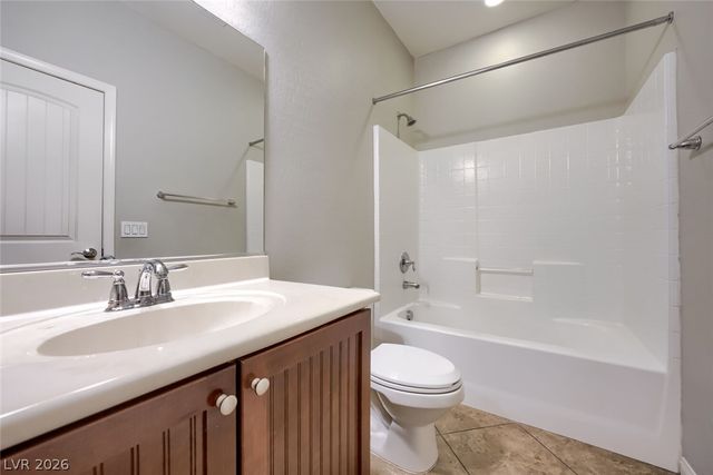 7038 Chestnut Valley Street, Las Vegas, NV 89166