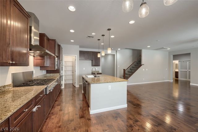 7038 Chestnut Valley Street, Las Vegas, NV 89166