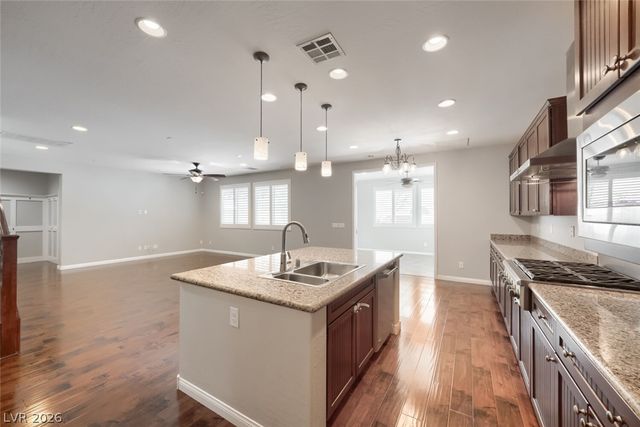 7038 Chestnut Valley Street, Las Vegas, NV 89166
