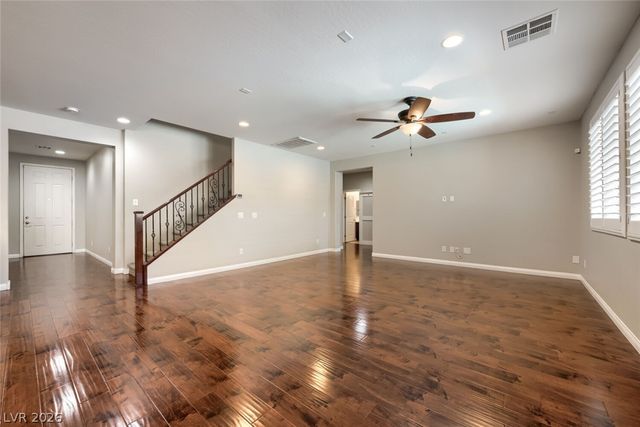 7038 Chestnut Valley Street, Las Vegas, NV 89166