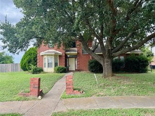 2720 Pioneer Lane, Lancaster, TX 75146