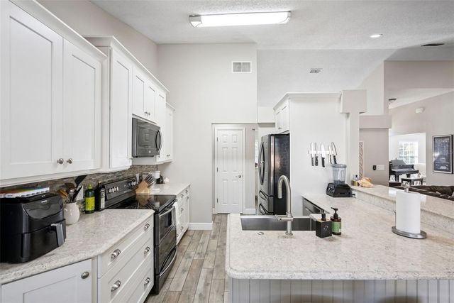 307 OAK LEAF CIRCLE, Lake Mary, FL 32746