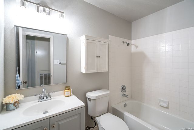 15503 WALNUT CREEK DR, San Antonio, TX 78247