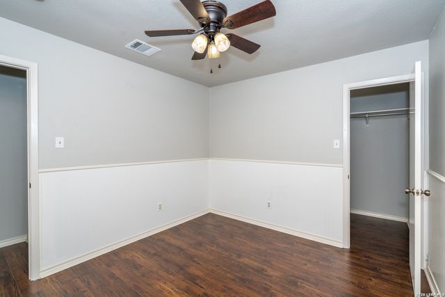 15503 WALNUT CREEK DR, San Antonio, TX 78247