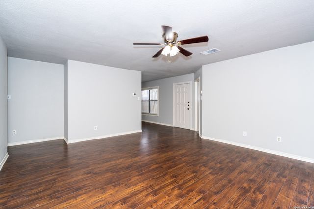 15503 WALNUT CREEK DR, San Antonio, TX 78247