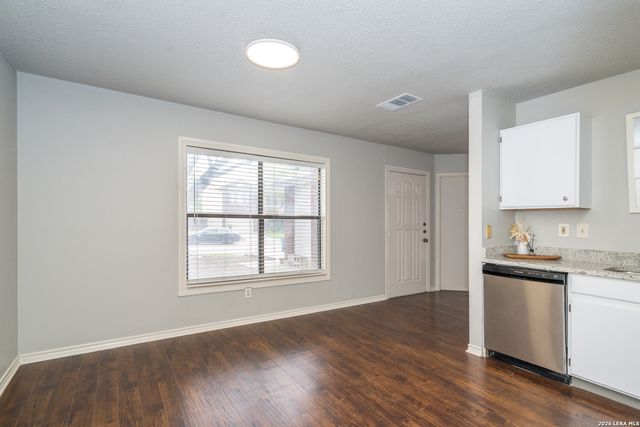 15503 WALNUT CREEK DR, San Antonio, TX 78247