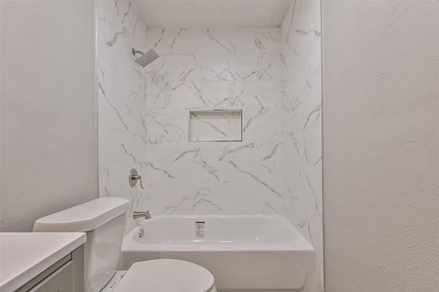 16718 Barcelona Drive, Friendswood, TX 77546