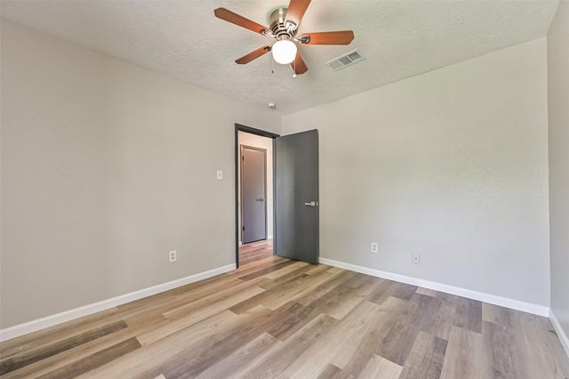 16718 Barcelona Drive, Friendswood, TX 77546