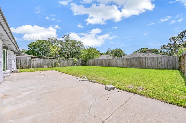 16718 Barcelona Drive, Friendswood, TX 77546