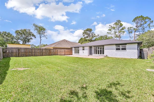 16718 Barcelona Drive, Friendswood, TX 77546