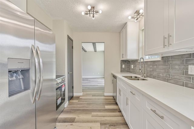 16718 Barcelona Drive, Friendswood, TX 77546