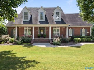 255 River Cove Road, Huntsville, AL 35811