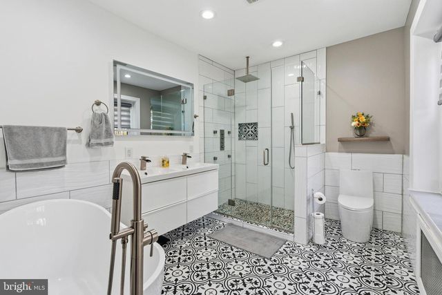 1116 WOODED WAY DR, Media, PA 19063