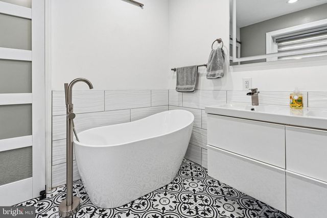 1116 WOODED WAY DR, Media, PA 19063