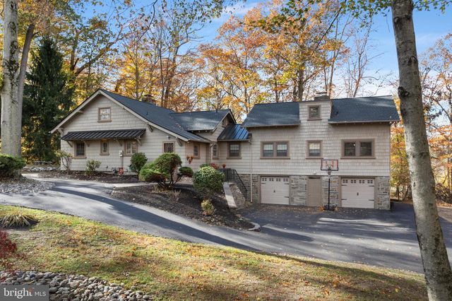 1116 WOODED WAY DR, Media, PA 19063