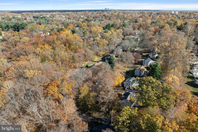 1116 WOODED WAY DR, Media, PA 19063