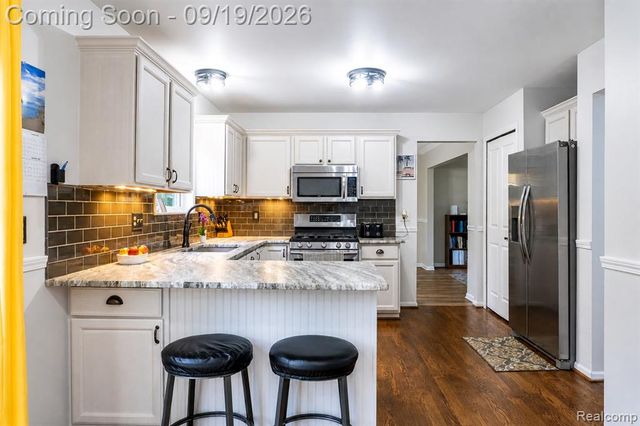 13608 Windmoor Drive, South Lyon, MI 48178